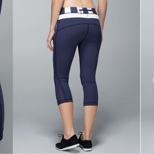 [4] Lululemon Women’s Up The Pace Crop Nautical Navy Blue & White Stripes